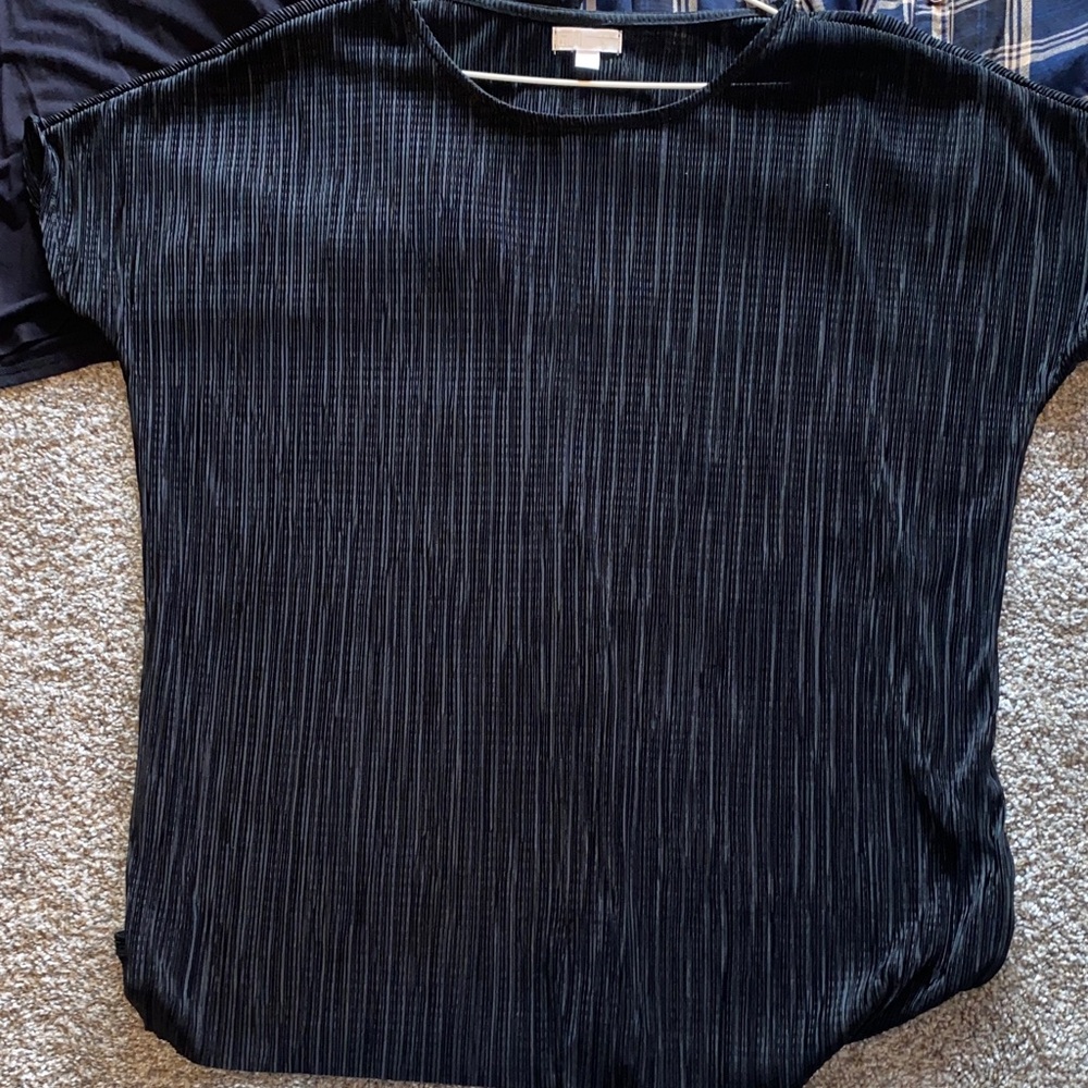 🖤 Mixed Tops Bundle - Black & Navy Plaid - Picture 2 of 7